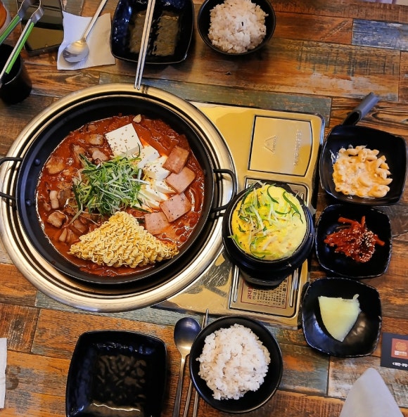 토핑폭탄김치찜 이미지