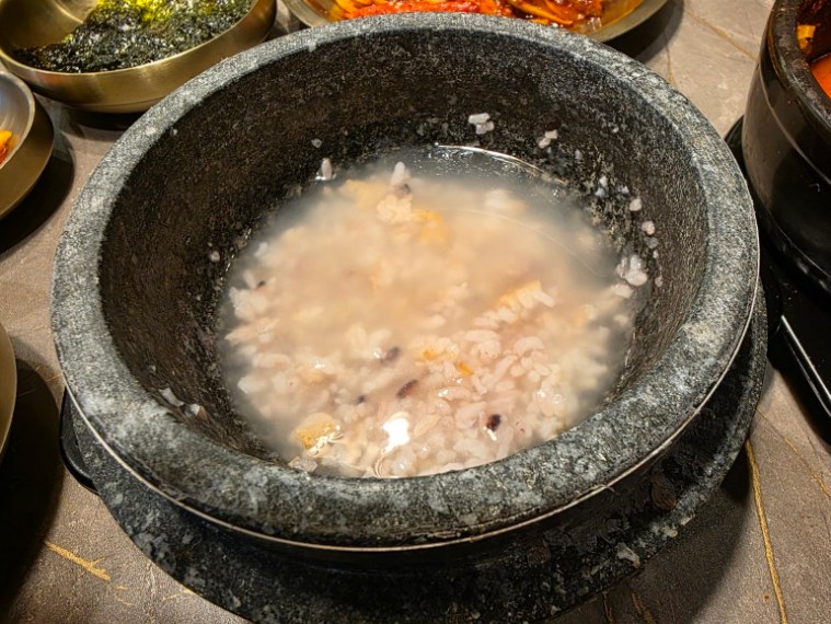 완뚝순두부 이미지