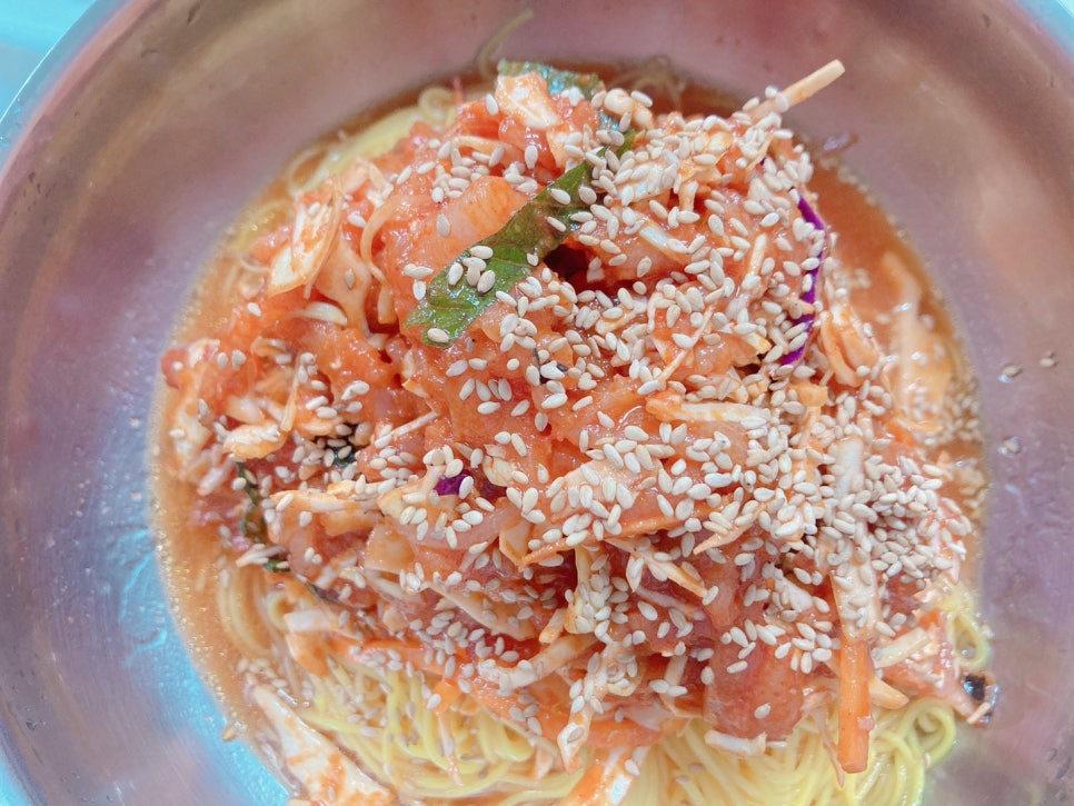 감칠맛회국수 이미지