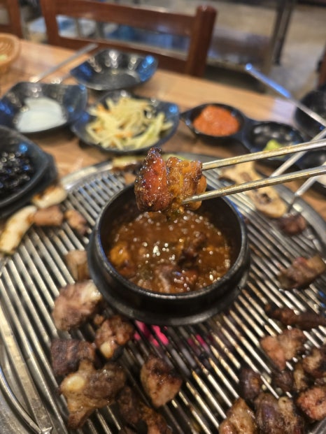 덕수아이흑돼지 이미지