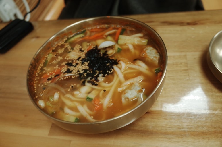 꾸미국수 이미지