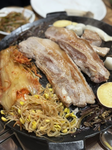 희야네솥뚜껑삼겹살 이미지