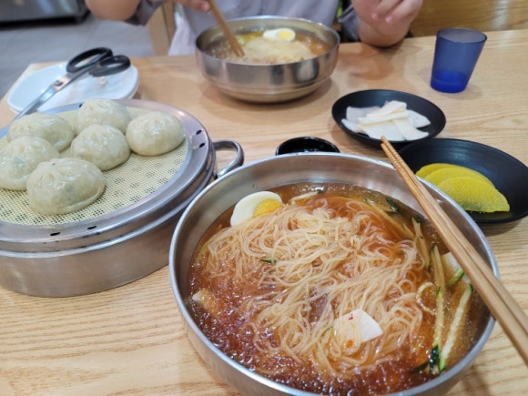 백년가야밀면 이미지