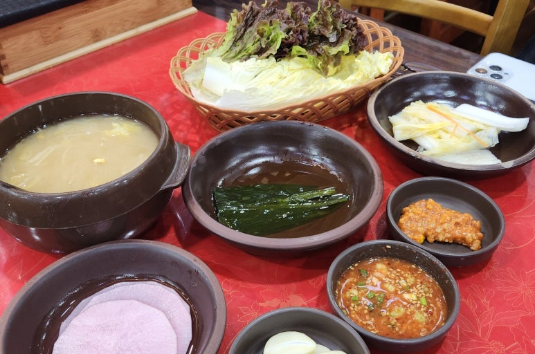 항아리보쌈돌돌이김치 이미지