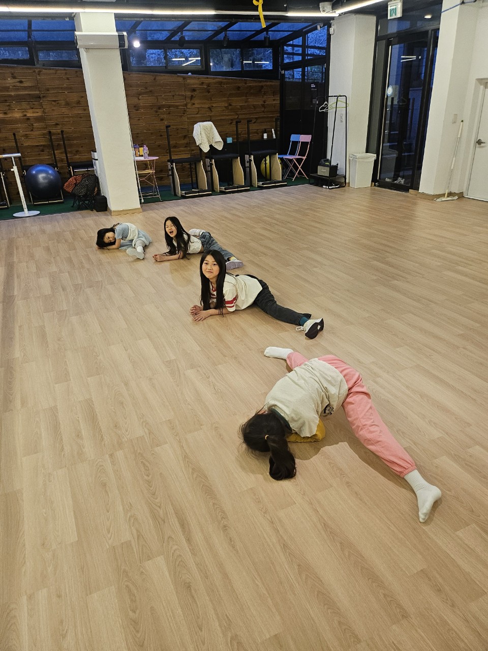 제이아이앤케이 이미지