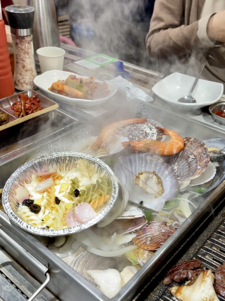 조개맛본돼지 이미지