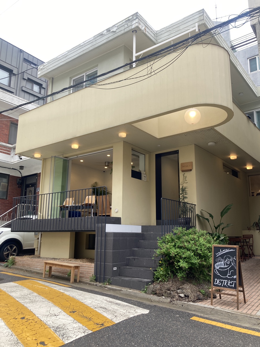 디스트릭트 대표 사진