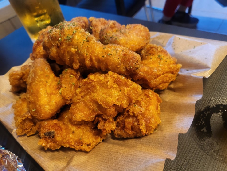 찐이야숯불두마리치킨 이미지