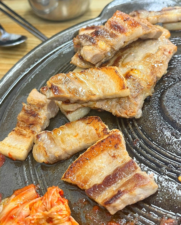 장터솥뚜껑삼겹살 이미지