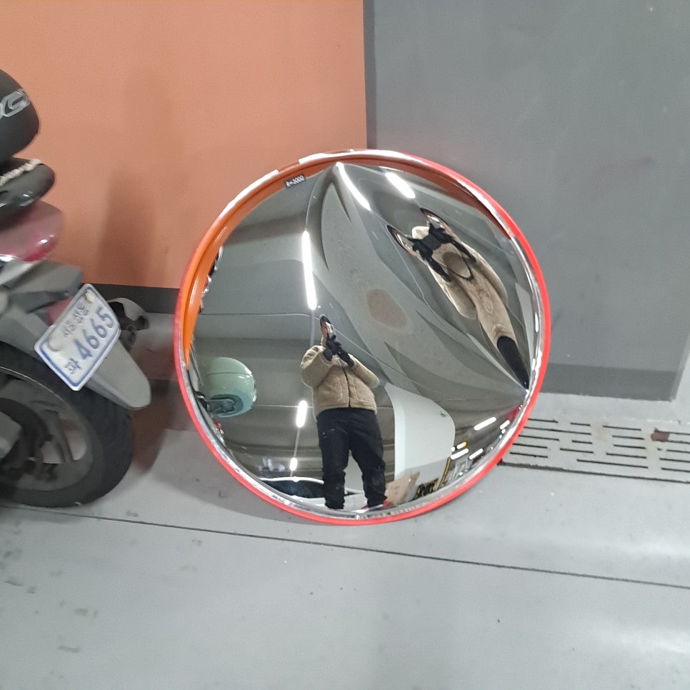 아파트 도로 반사경 설치 및 교체 전문 — 사진 9