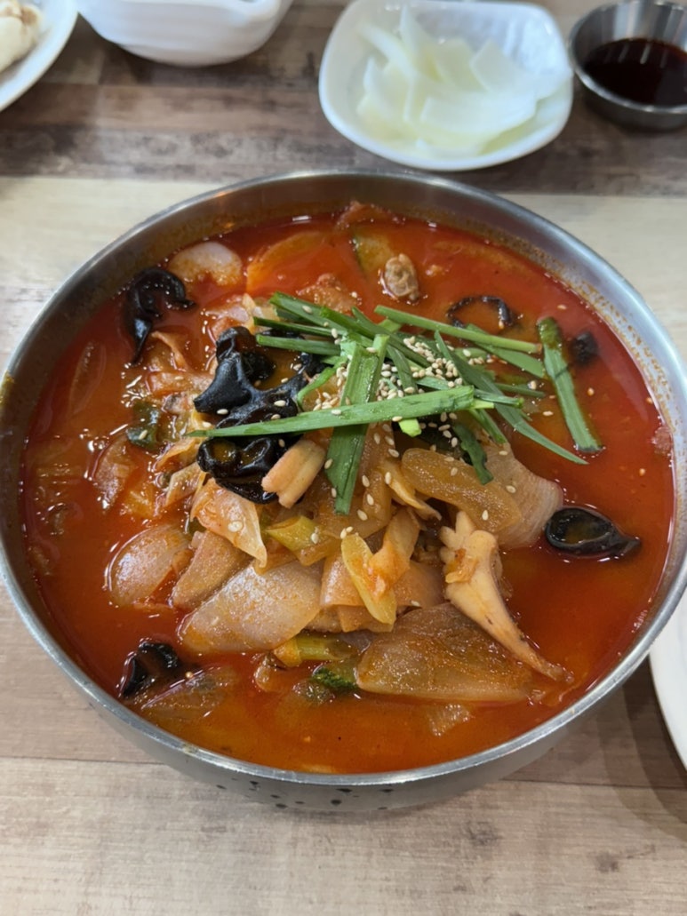 빡빡이 짬뽕짜장 이미지