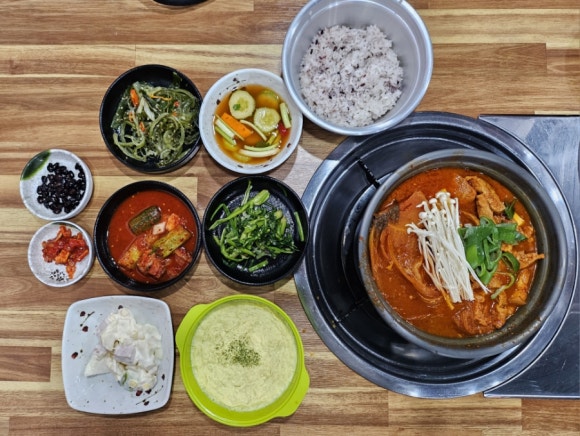 무근지김치찜.찌개 이미지