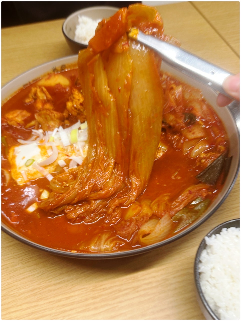 찜닭에꽂힌닭집애 이미지
