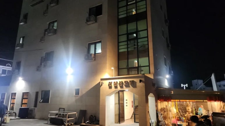 연인산모텔 이미지