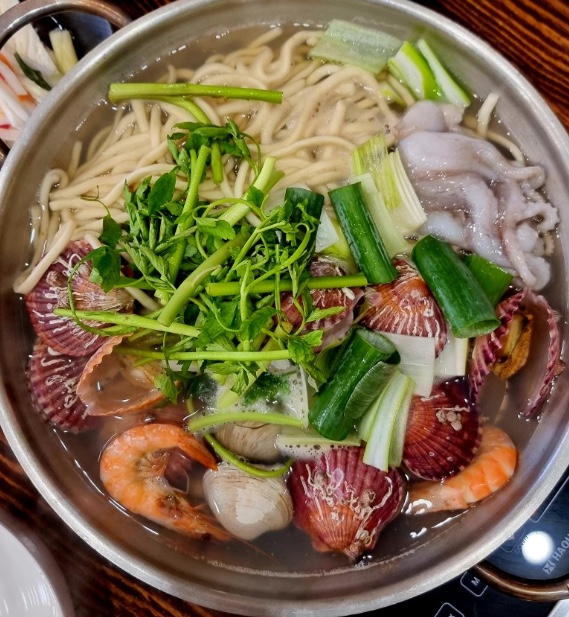섬집칼국수아구불고기 이미지