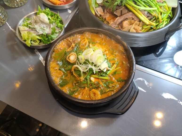 흑염소요리 이미지