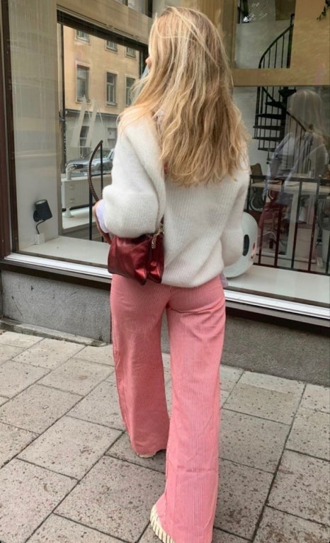 핑크팬츠 이미지