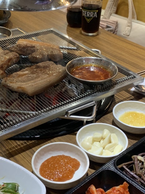 고기먹는날 돈생갈비 이미지