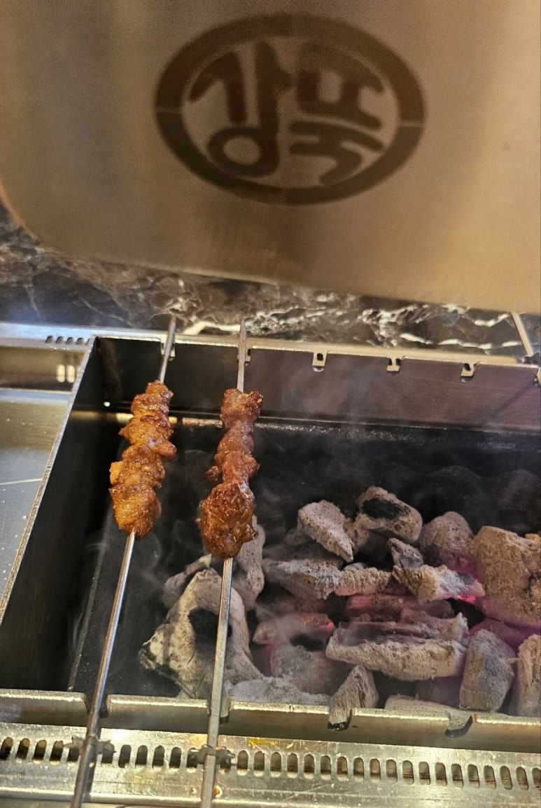 원조강뚝꼬치구이 이미지