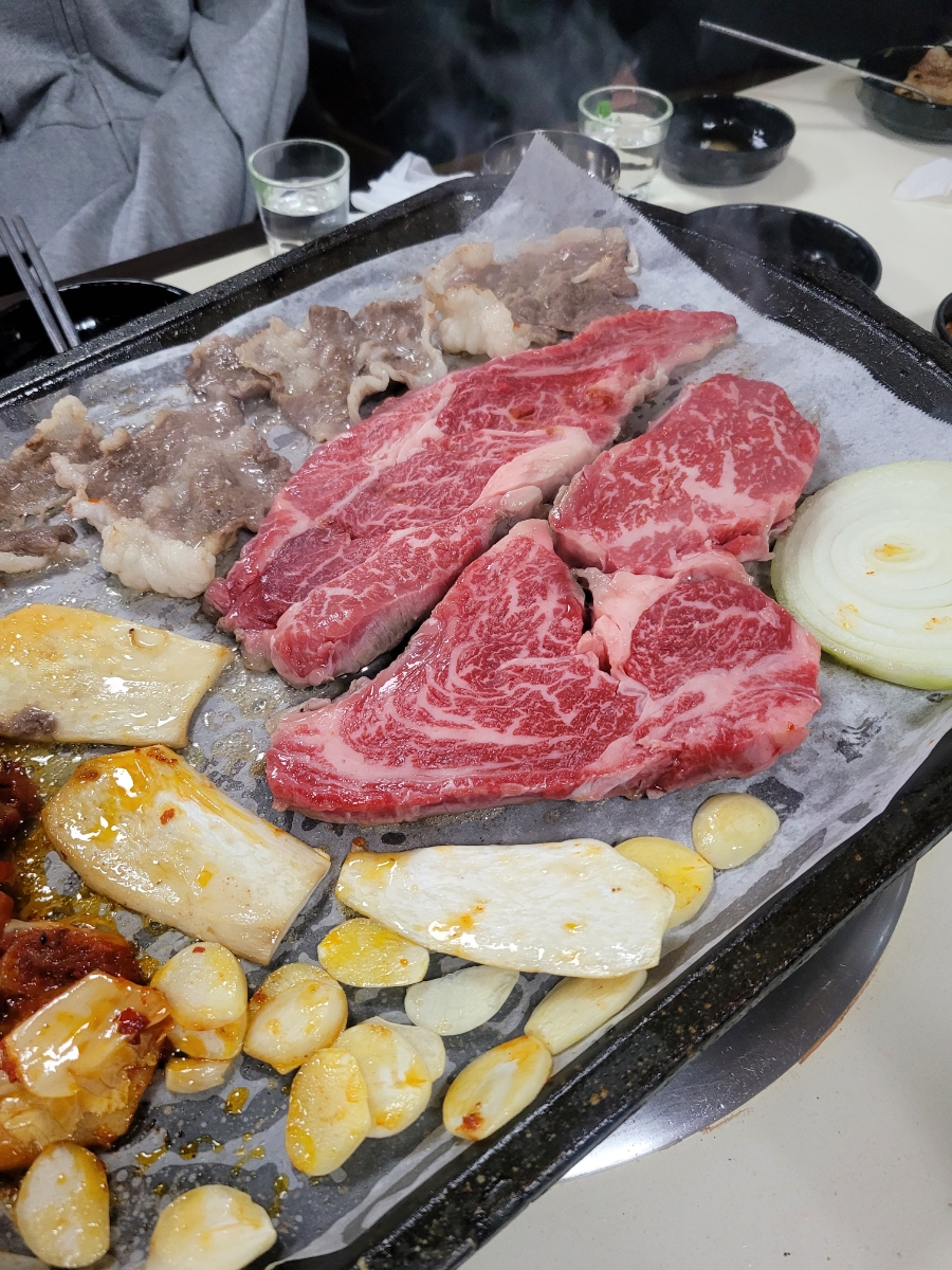 한우돈정육식당 이미지