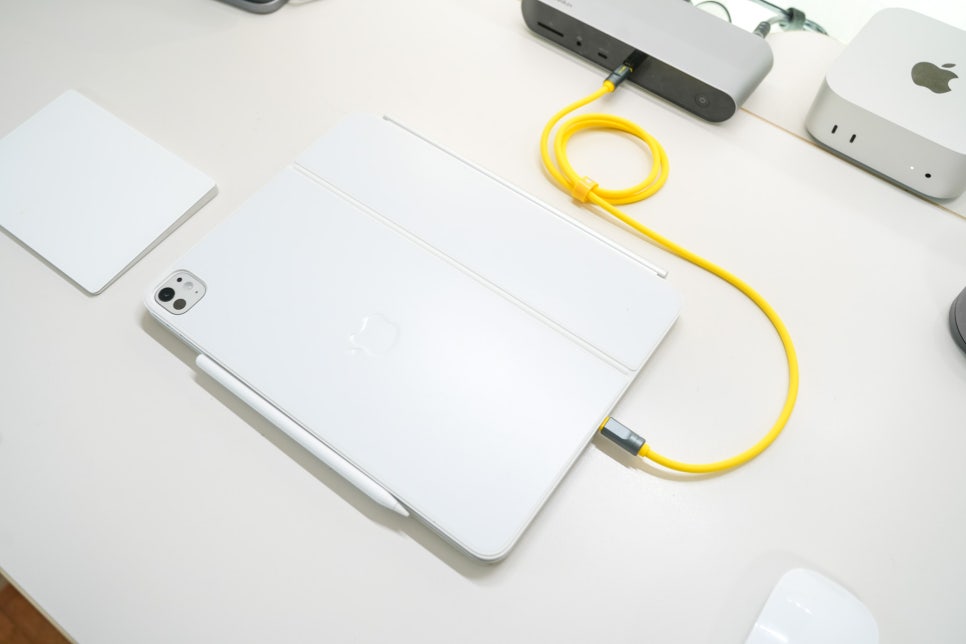 AOHi USB4 2.0 CtoC 케이블로 벨킨 썬더볼트독과 아이패드 프로 13인치 듀얼모니터 환경..120Gbp속도와 240W초고속충전 이미지 18
