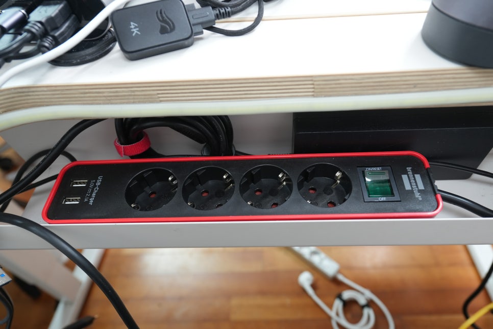 인채널 브레넨스툴 USB 4구 고용량 멀티탭 BEC-U4 리뷰 "데스크 테리어의 숨은 공로자" 이미지 11