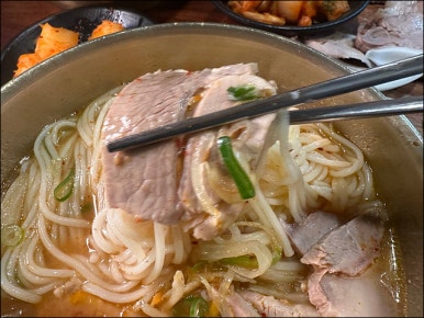 동문시장고기국수금복식당 이미지
