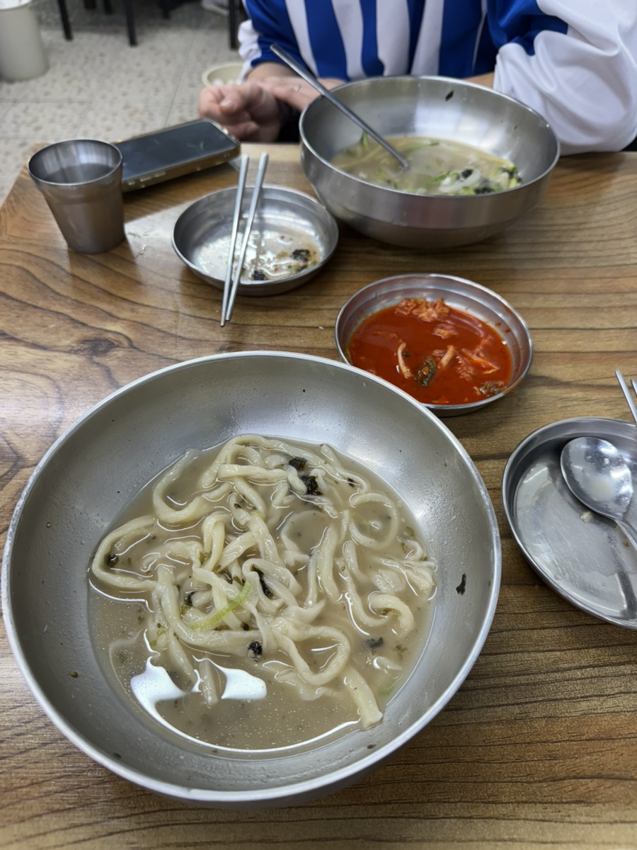 홍두깨갈국수 이미지