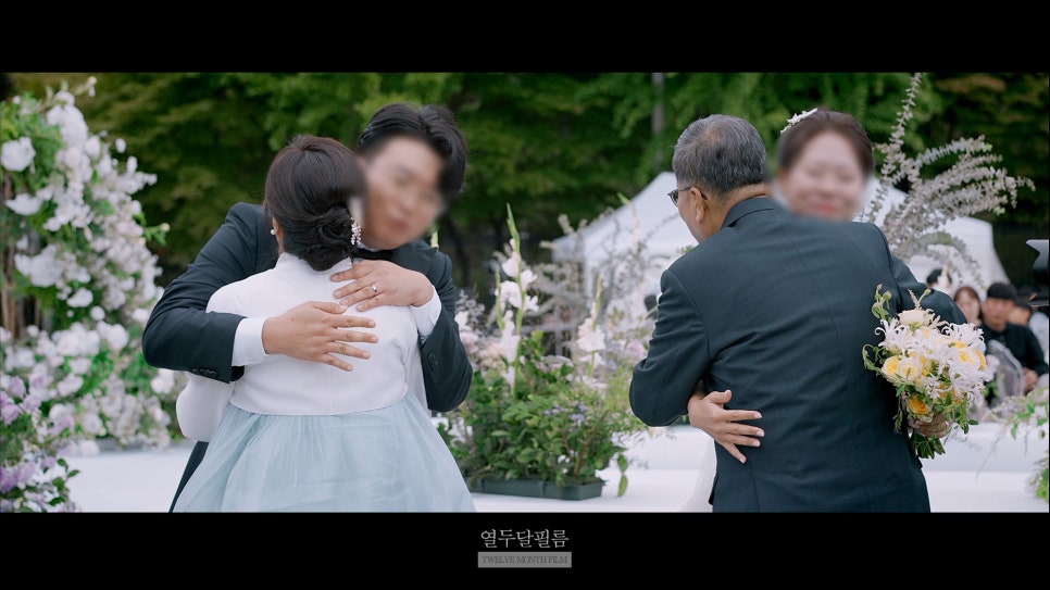 열두달필름 이미지