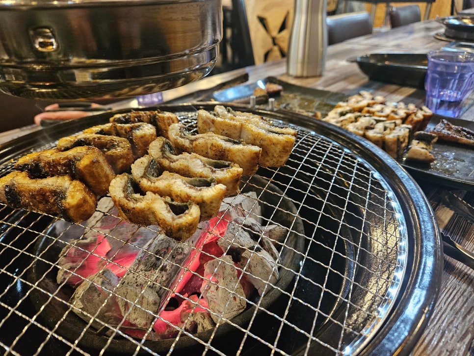 화끈숯불장어 이미지
