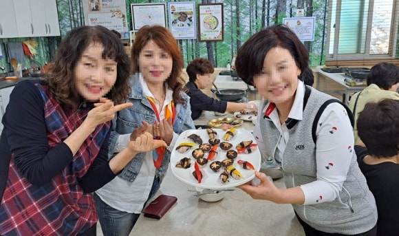 버섯농부가족 이미지
