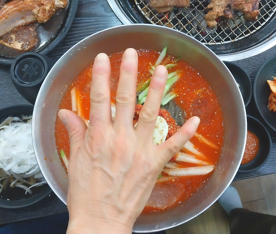 손큰육회 이미지