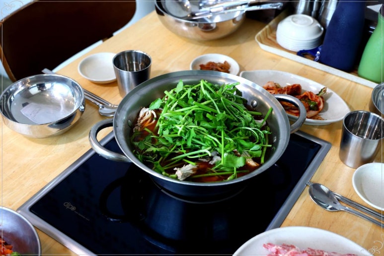 샤브손칼국수 이미지