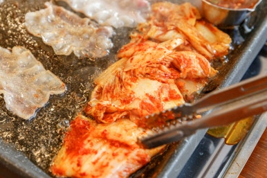 윤가네흑돼지대패삼겹살제주함덕흑돼지 이미지
