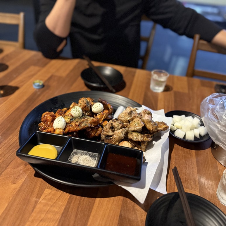 꼬꼬아찌숯불치킨서사라점 이미지