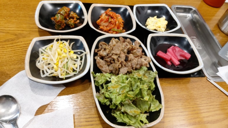 고기밥상 이미지