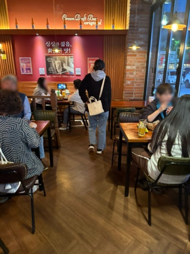 크라운호프 한대앞역점 사진 4