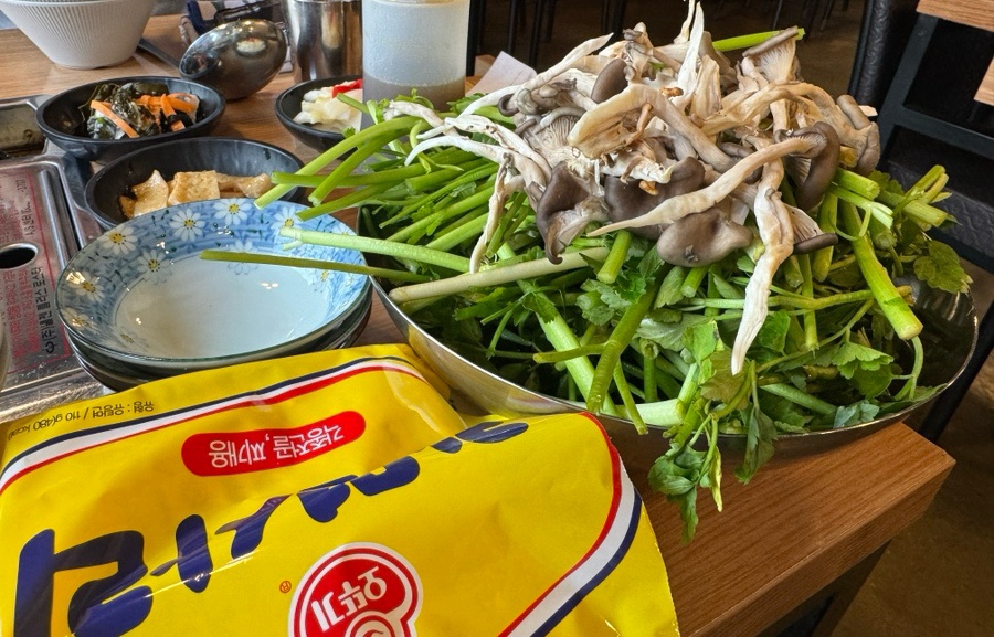 공룡부대찌개 이미지