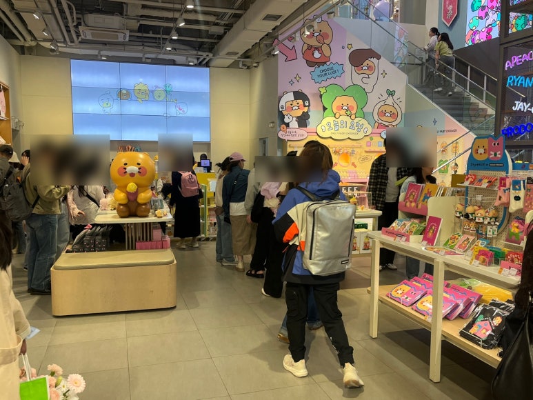 카카오프랜즈2층카페 이미지
