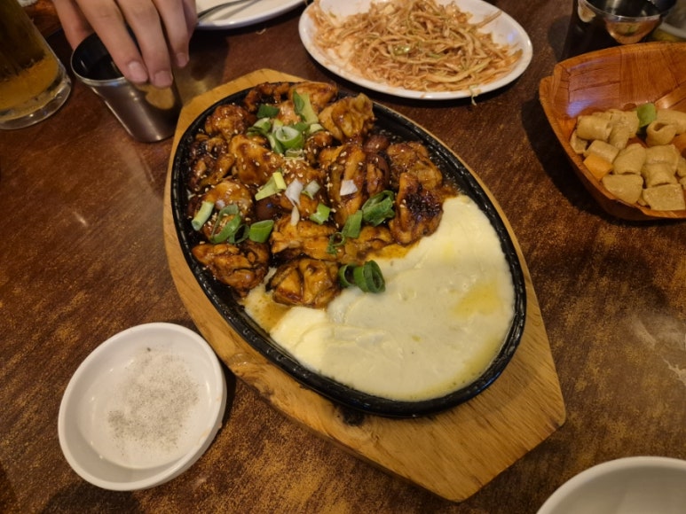 몽골리안닭숯불바베큐 이미지