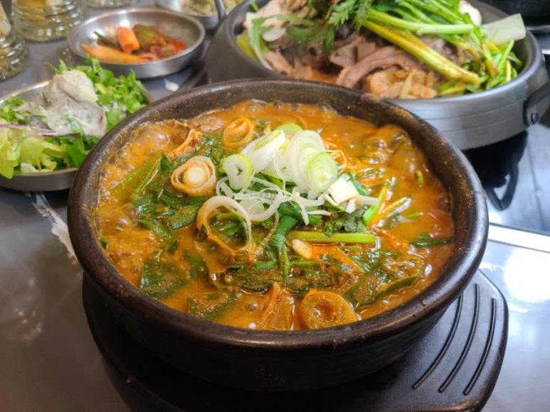 흑염소요리 이미지