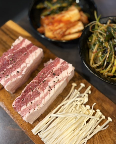달빛돼지 이미지