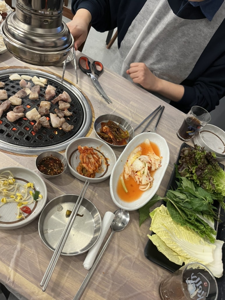 돈김해숯불뒷고기 이미지