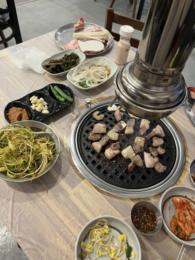 돈김해숯불뒷고기 이미지