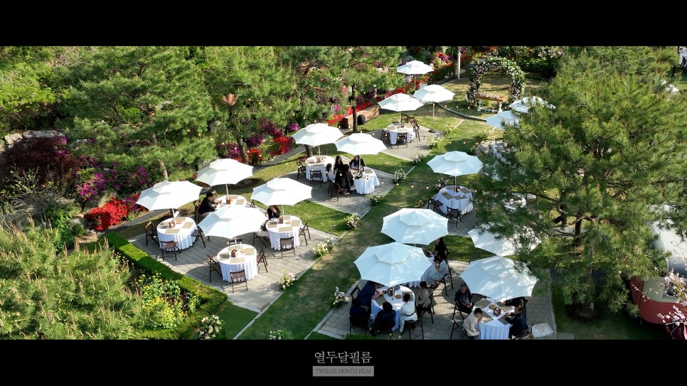 열두달필름 이미지