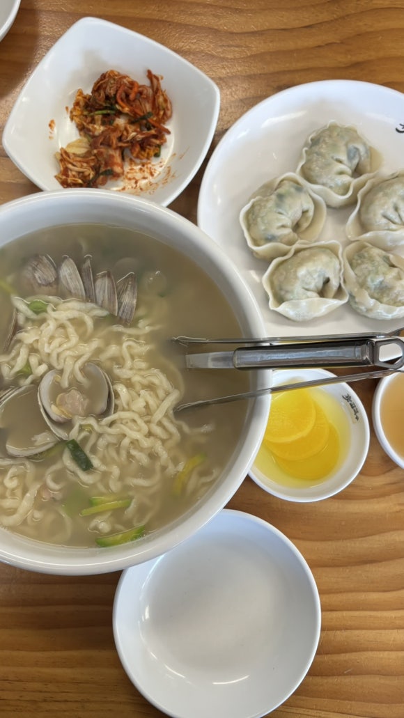 양만휘 해물생합칼국수 이미지