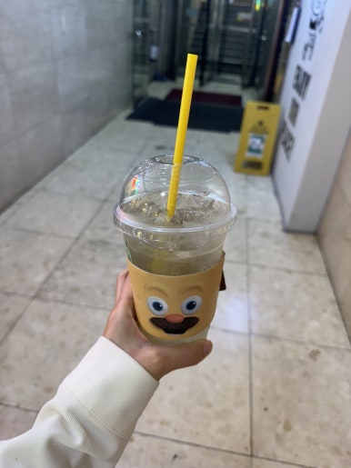 컴포즈커피여의도교보증권점 이미지