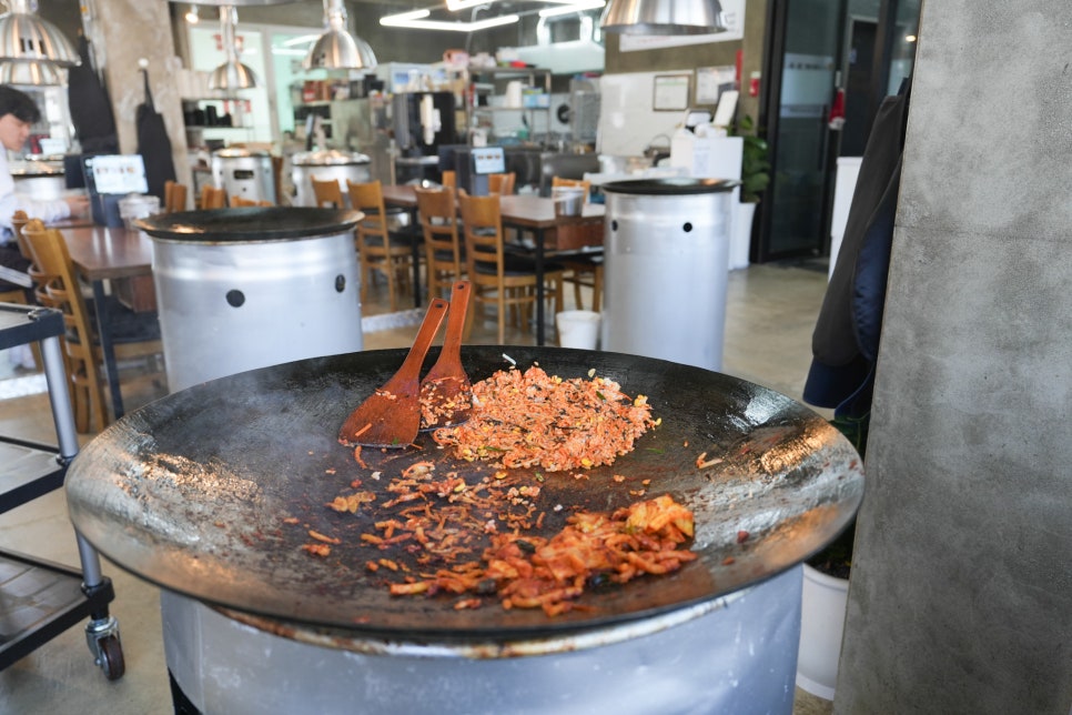 가평 솥뚜껑만난닭 솔직 후기 - 하늘숲빌리지 글램핑 가기 전 들른 최고의 닭갈비 맛집 이미지 20