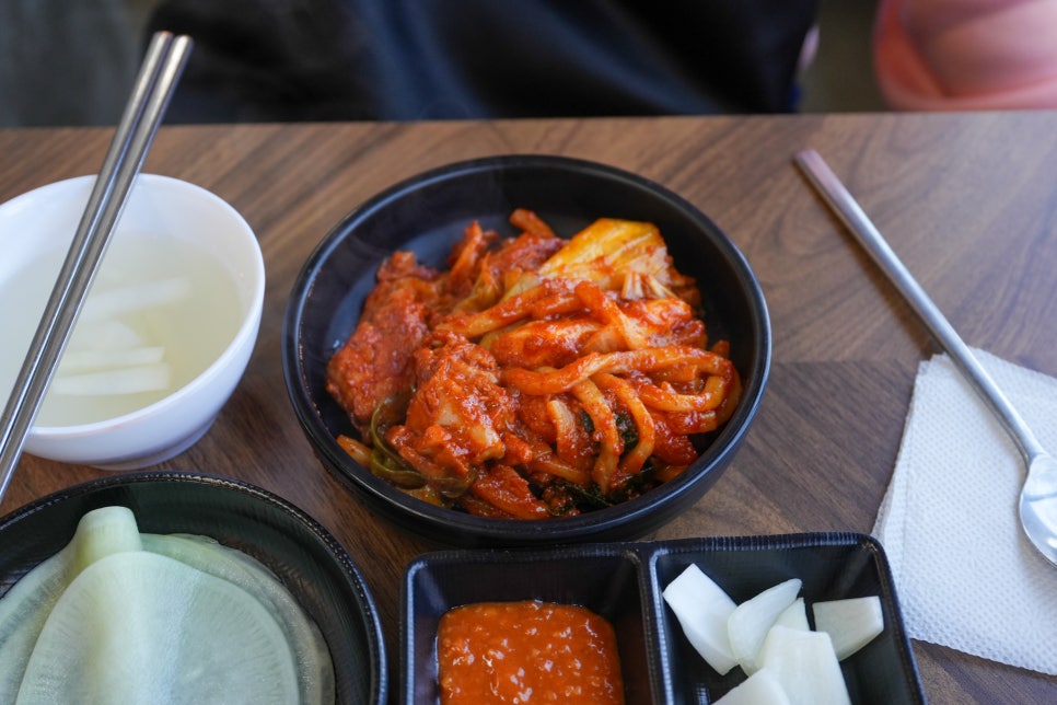 가평 솥뚜껑만난닭 솔직 후기 - 하늘숲빌리지 글램핑 가기 전 들른 최고의 닭갈비 맛집 이미지 17