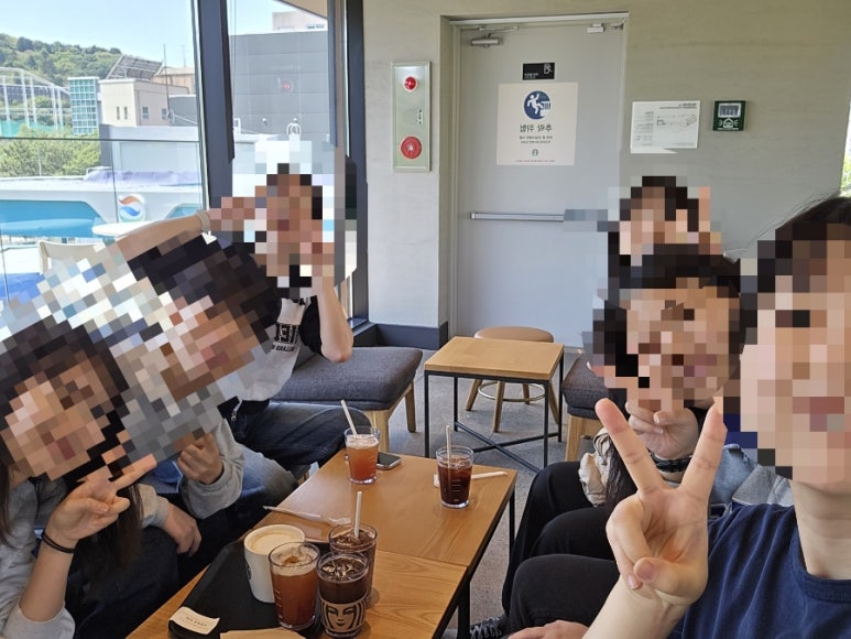 스타벅스 부산유엔공원점 이미지